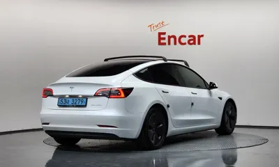 Tesla Model 3 2021, 122307 км, за 18721.96 USD