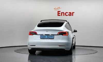 Tesla Model 3 2021, 122307 км, за 18721.96 USD
