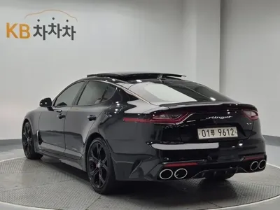 Kia Stinger 2018, 139669 км, за 9051.24 USD