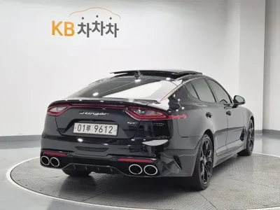 Kia Stinger 2018, 139669 км, за 9051.24 USD