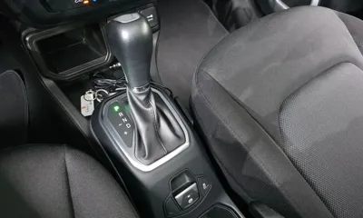 Jeep Renegade 2021, 79618 км, за 8790.78 USD - фото 9