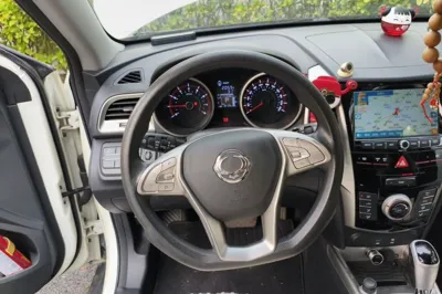 SsangYong Tivolan 2015, 38100 км, за 7215 USD - фото 10