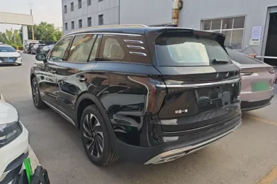 Hongqi HS7 PHEV 2025, 100 км, за 29890 USD
