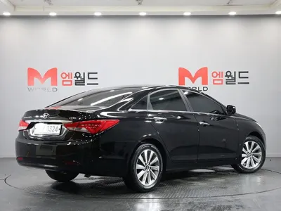 Hyundai Sonata 2013, 73612 км, за 4529.34 USD