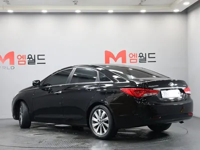 Hyundai Sonata 2013, 73612 км, за 4529.34 USD