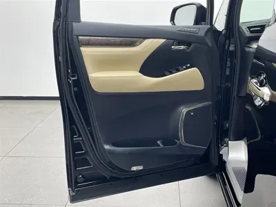Toyota Alphard 2023, 93000 км, за 75857.61 USD - фото 8
