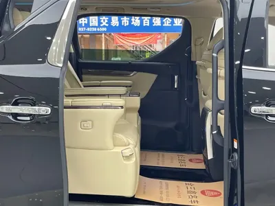 Toyota Alphard 2023, 93000 км, за 75857.61 USD - фото 13