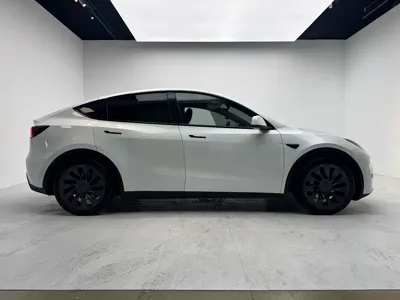 Tesla Model Y 2023, 78000 км, за 22694.6 USD - фото 21