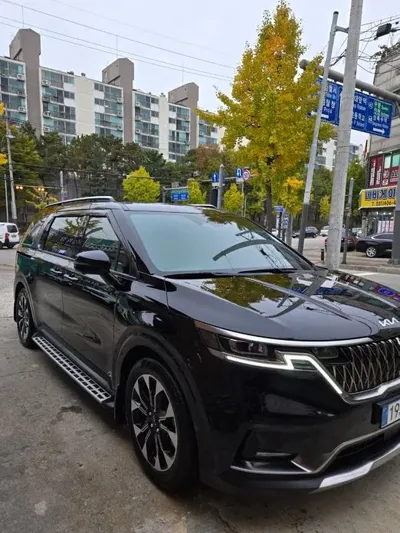 Kia Canival 2023, 26000 км, за 17119.6 USD
