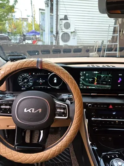 Kia Canival 2023, 26000 км, за 17119.6 USD