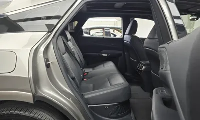 Lexus RX 2024, 51435 км, за 55074.18 USD - фото 11