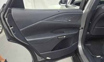Lexus RX 2024, 51435 км, за 55074.18 USD - фото 25