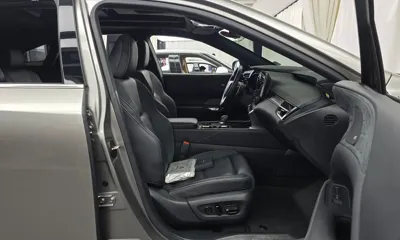 Lexus RX 2024, 51435 км, за 55074.18 USD - фото 26