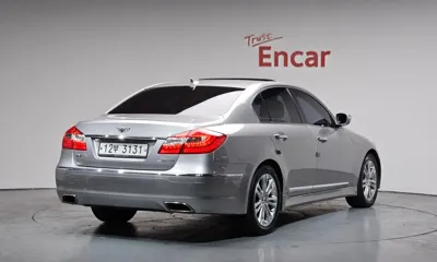 Hyundai Genesis 2012, 111822 км, за 3807.27 USD