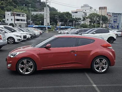 Hyundai Veloster 2012, 190836 км, за 1628.67 USD