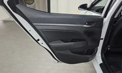 Hyundai Avante 2017, 85632 км, за 5980.63 USD - фото 25