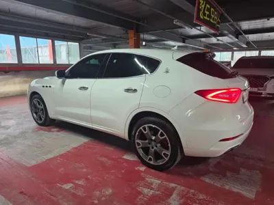 Maserati Levante 2017, 212247 км, за 11052.57 USD
