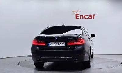 BMW 5-Series 2019, 80531 км, за 15951.16 USD