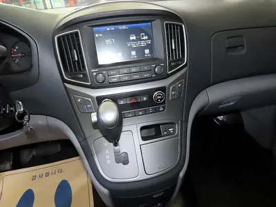Hyundai Starex 2021, 39579 км, за 11159.25 USD - фото 9