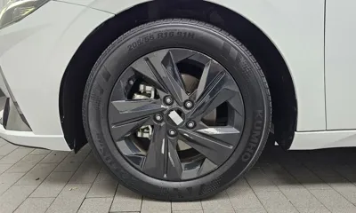 Hyundai Avante 2023, 40736 км, за 10944.63 USD