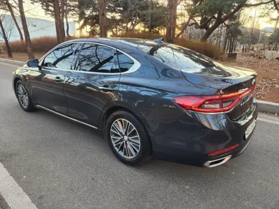 Hyundai Grandeur 2018, 150265 км, за 9441.94 USD