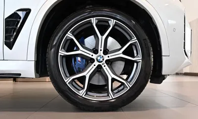 BMW X5 2025, 29130 км, за 53420.22 USD