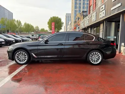 BMW 5 Series 2022, 108000 км, за 26191.37 USD