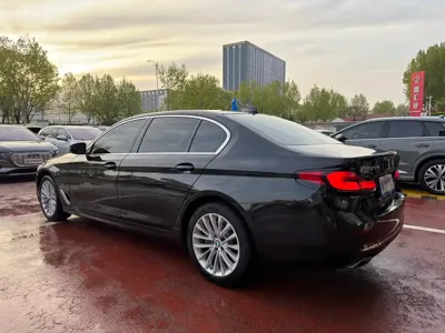 BMW 5 Series 2022, 108000 км, за 26191.37 USD