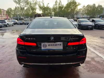 BMW 5 Series 2022, 108000 км, за 26191.37 USD