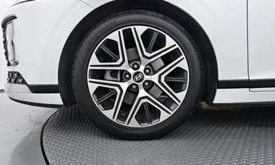 Hyundai Grandeur 2023, 35258 км, за 20121.11 USD