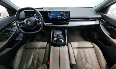 BMW 5-Series 2024, 34977 км, за 33477.75 USD - фото 7