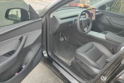Tesla Model Y 2025, 26500 км, за 34534 USD - фото 23