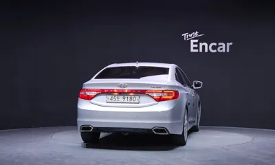 Hyundai Grandeur 2016, 199606 км, за 3957.71 USD
