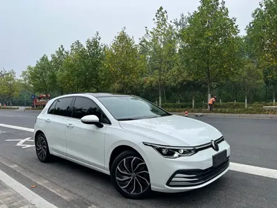 Volkswagen Golf 2022, 15000 км, за 16009.11 USD