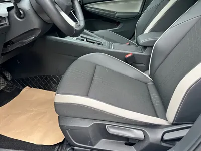 Volkswagen Golf 2022, 15000 км, за 16009.11 USD - фото 23