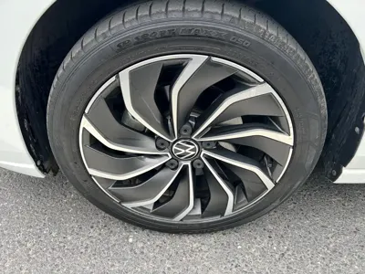Volkswagen Golf 2022, 15000 км, за 16009.11 USD - фото 28
