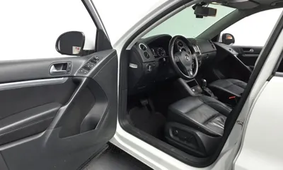 Volkswagen Tiguan 2015, 138192 км, за 4488.68 USD - фото 10