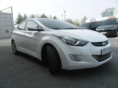 Hyundai Avante 2014, 67000 км, за 4266.77 USD