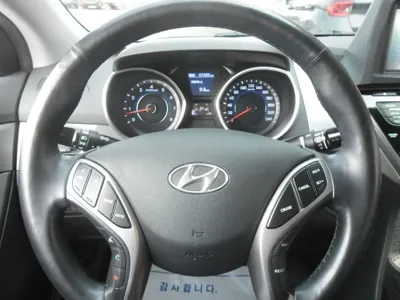 Hyundai Avante 2014, 67000 км, за 4266.77 USD