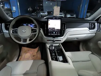 Volvo XC60 2026, 1721 км, за 41368.1 USD - фото 7