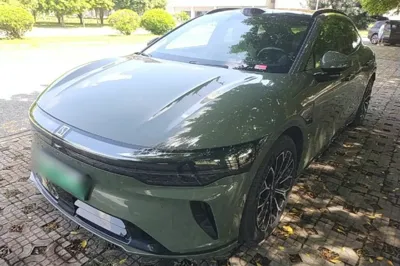 Zeekr 007GT · 2025 год