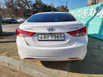 Hyundai Avante 2012, 101757 км, за 3239.03 USD
