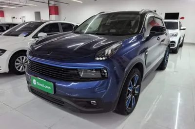 Lynk & Co 01 · 2017 год