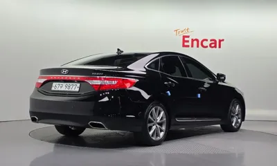 Hyundai Grandeur 2015, 151140 км, за 5730.28 USD