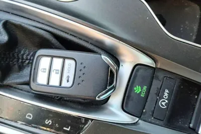 Honda Accord 2018, 66900 км, за 13376 USD - фото 12