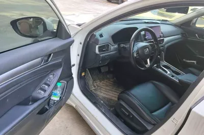 Honda Accord 2018, 66900 км, за 13376 USD - фото 19