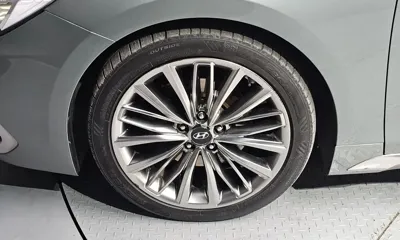 Hyundai Grandeur 2018, 282119 км, за 5244.85 USD