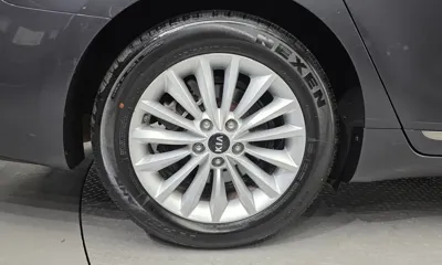 Kia K7 2018, 126869 км, за 7000.27 USD