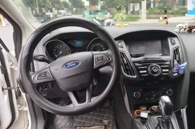 Ford Focus 2015, 113800 км, за 3364 USD - фото 9