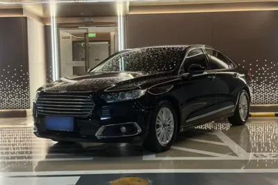 Ford Taurus · 2017 год
